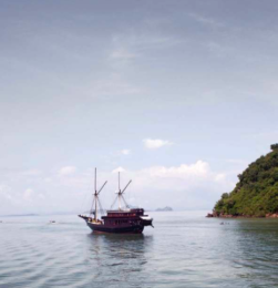 LAYAR TAK TERKEMBANG